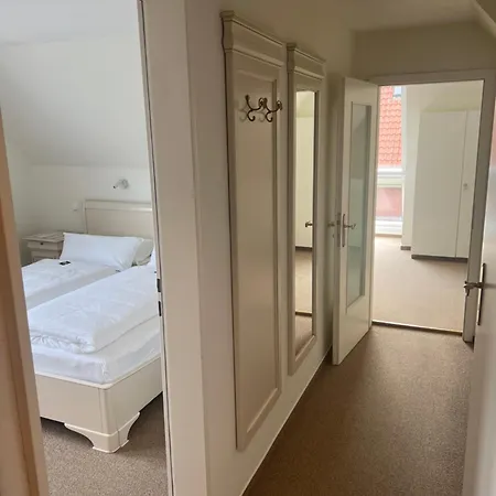 Hotelpension Sanders Hoeft - Direkt Am Strandaufgang Guest house Juist
