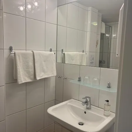Hotelpension Sanders Hoeft - Direkt Am Strandaufgang * Juist