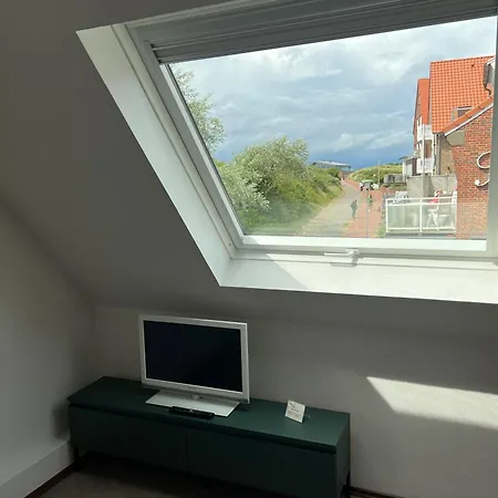 Guest house Hotelpension Sanders Hoeft - Direkt Am Strandaufgang Juist