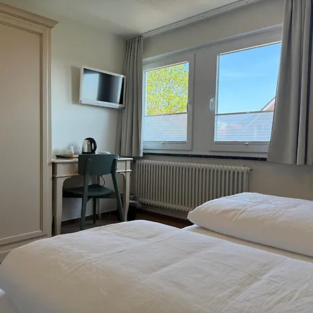 Hotelpension Sanders Hoeft - Direkt Am Strandaufgang Guest house