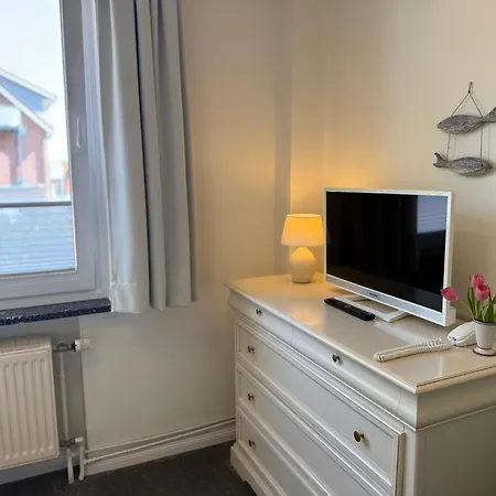 Hotelpension Sanders Hoeft - Direkt Am Strandaufgang *
