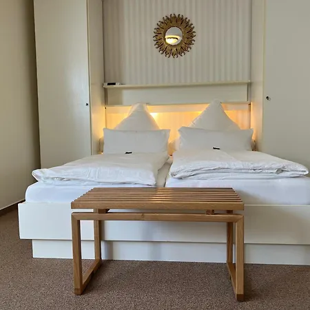 Гостевой дом Hotelpension Sanders Hoeft - Direkt Am Strandaufgang Йюст