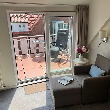 Hotelpension Sanders Hoeft - Direkt Am Strandaufgang 4* Juist