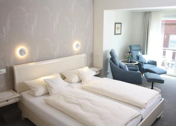 Hotelpension Sanders Hoeft - Direkt Am Strandaufgang 4*