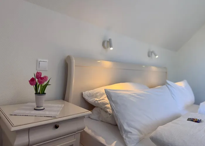 Hotelpension Sanders Hoeft - Direkt Am Strandaufgang Гостевой дом 4*
