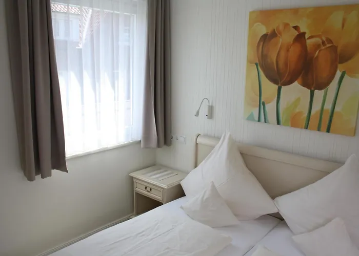 Hotelpension Sanders Hoeft - Direkt Am Strandaufgang Гостевой дом Йюст